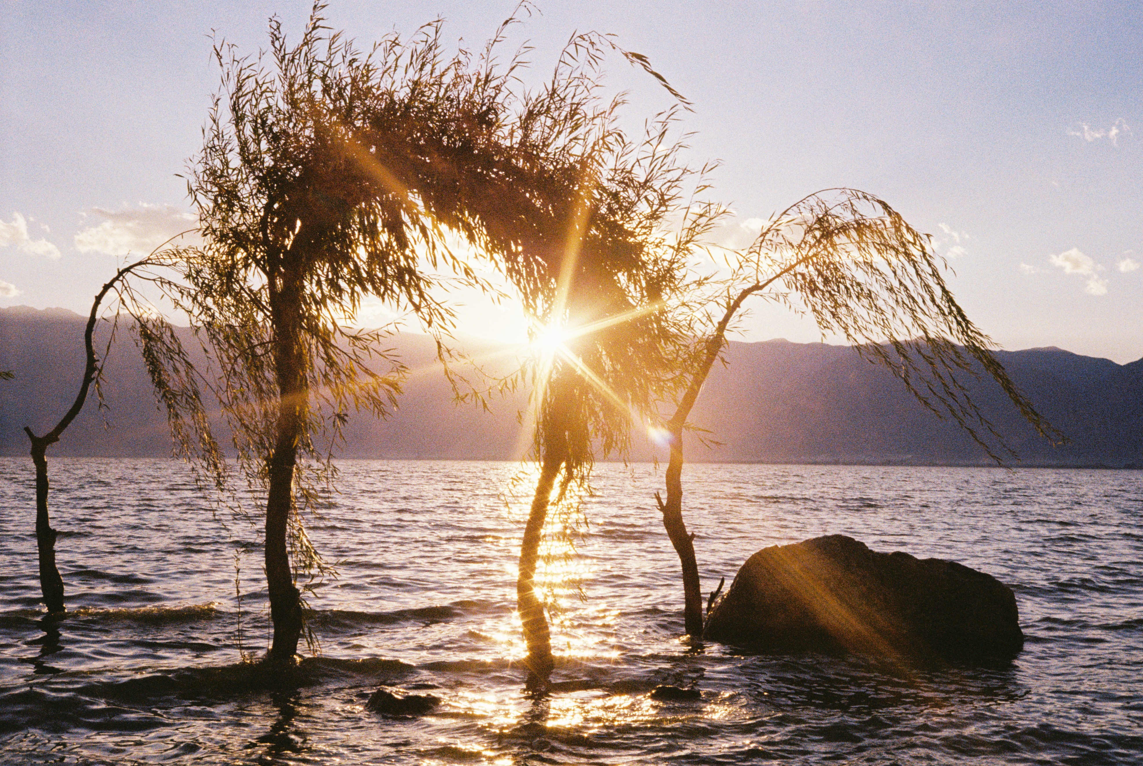 Sunset over Cangshan on Erhai in Dali, Yunnan (2020)